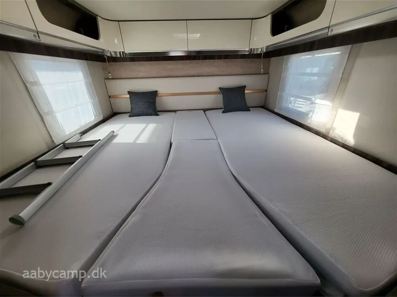 Billede 16 - 0 - Laika Ecovip 4109 DS Automatgear. 160HK.Face to face siddegruppe. lædersæder.