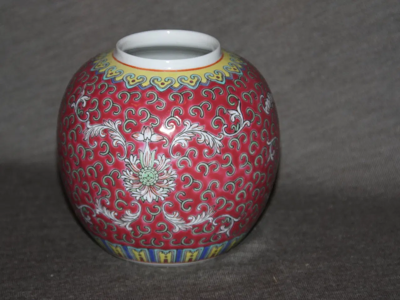 Billede 3 - Kinesisk vase højde højde 10 cm
