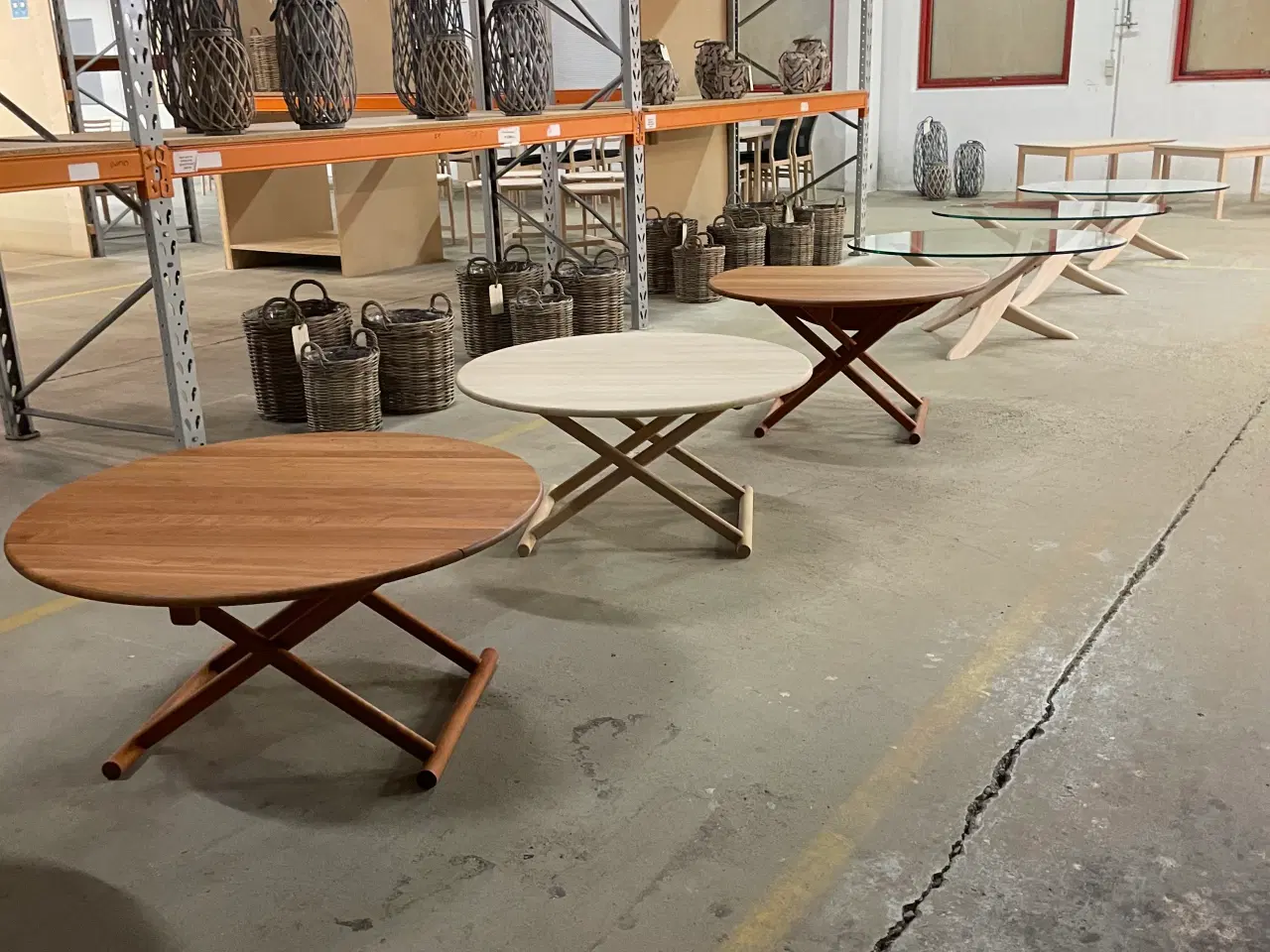 Billede 2 - Forskellige slags møbler sælges billig