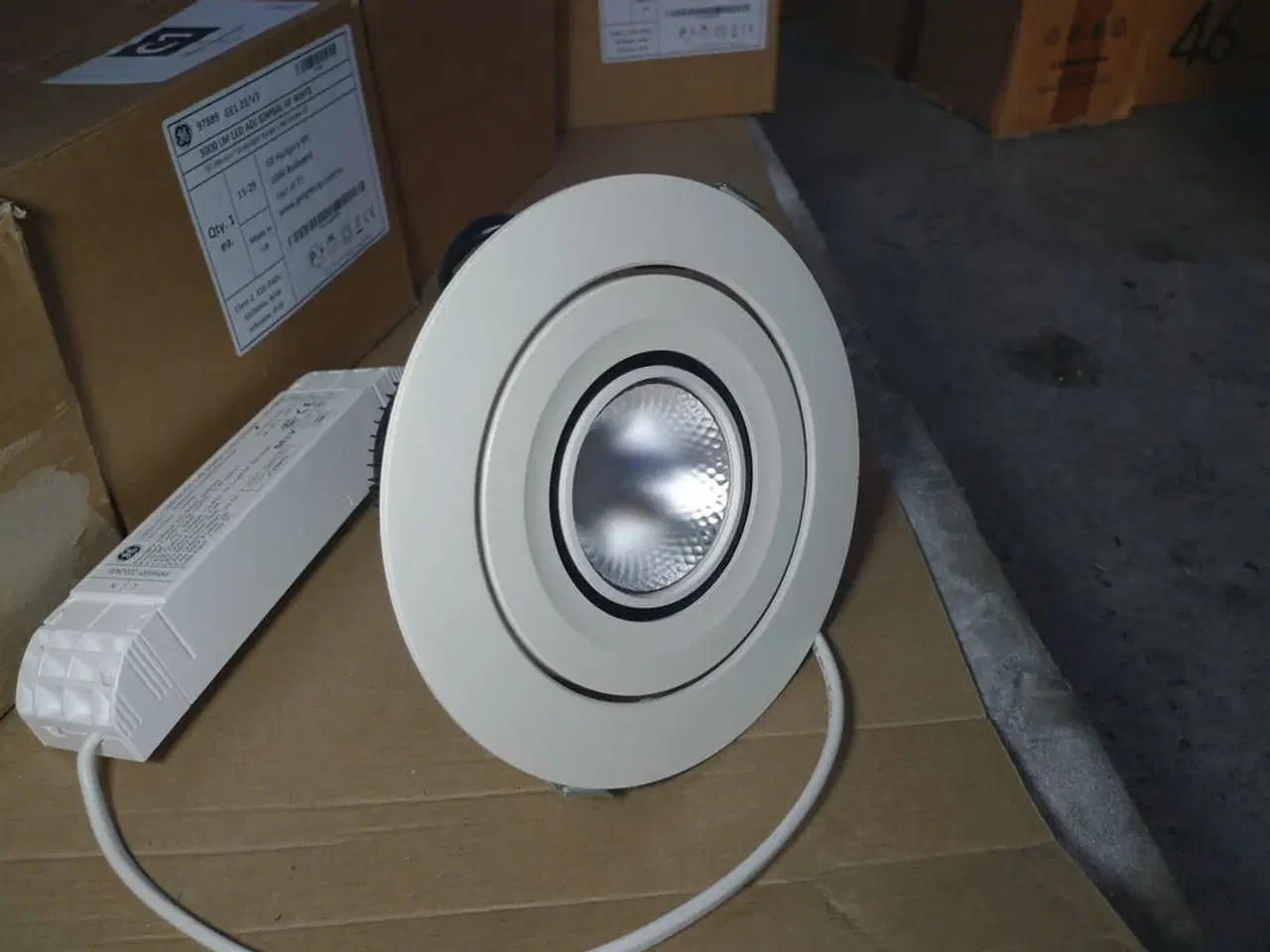 Billede 1 - 3 stk. store LED-indbygningsspots ca. ø-hul 16cm, e3light, Gimbal