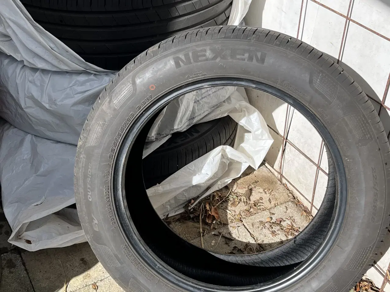 Billede 1 - Næsten nye sommerdæk