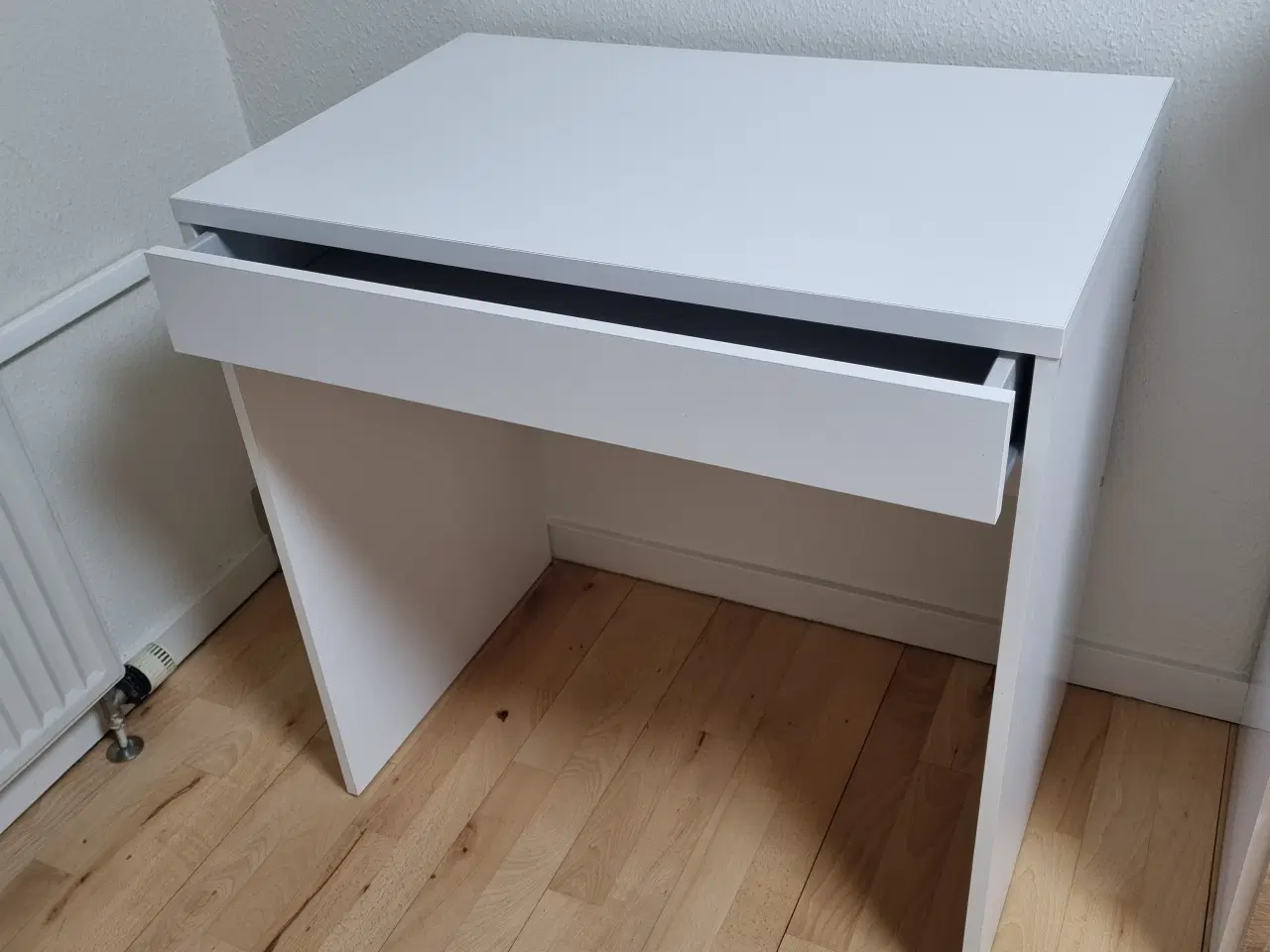 Billede 4 - Skrivebord / sminkebord Odense