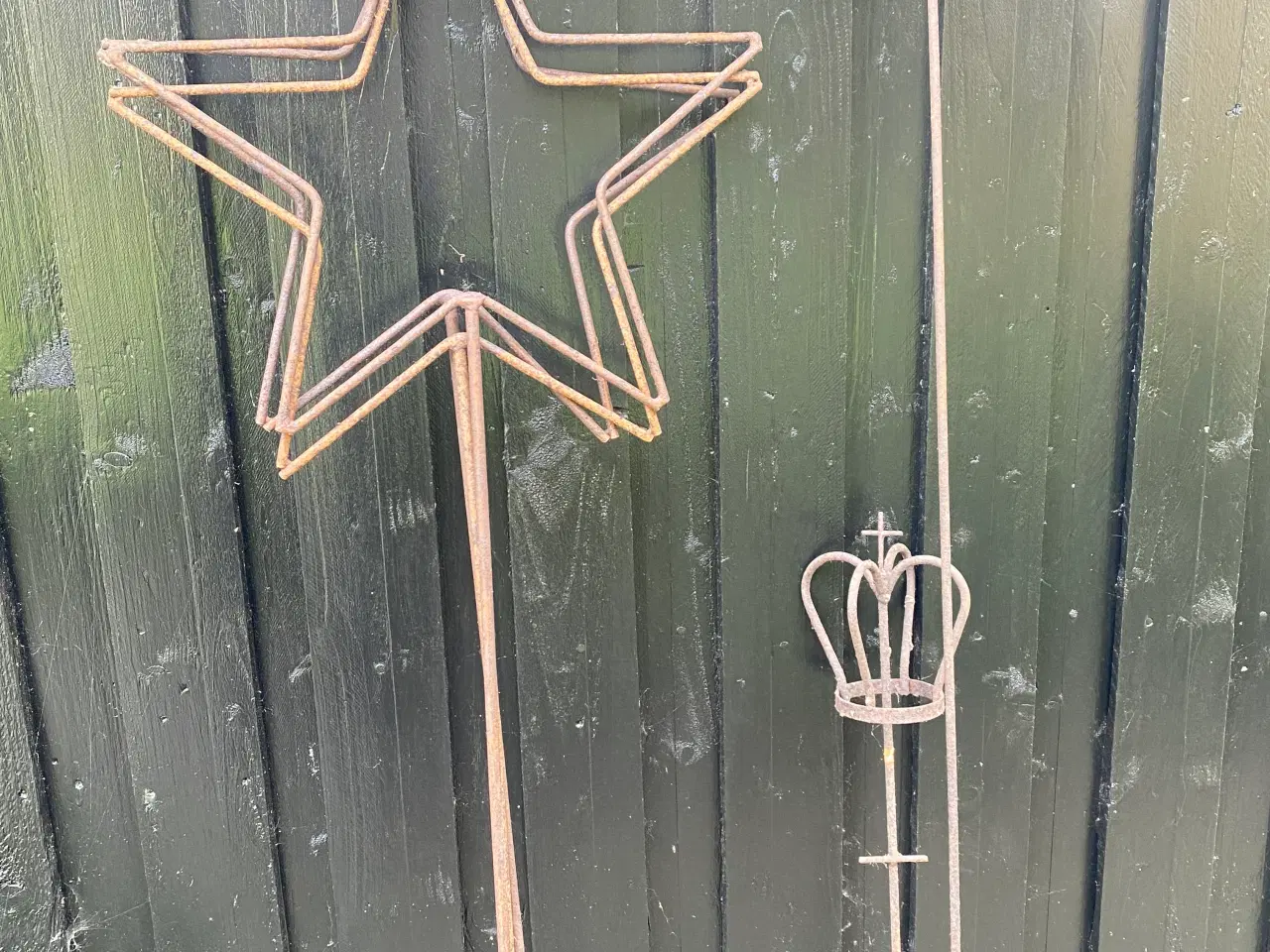 Billede 1 - Jernstativer m stjerne, kongekrone og klokke