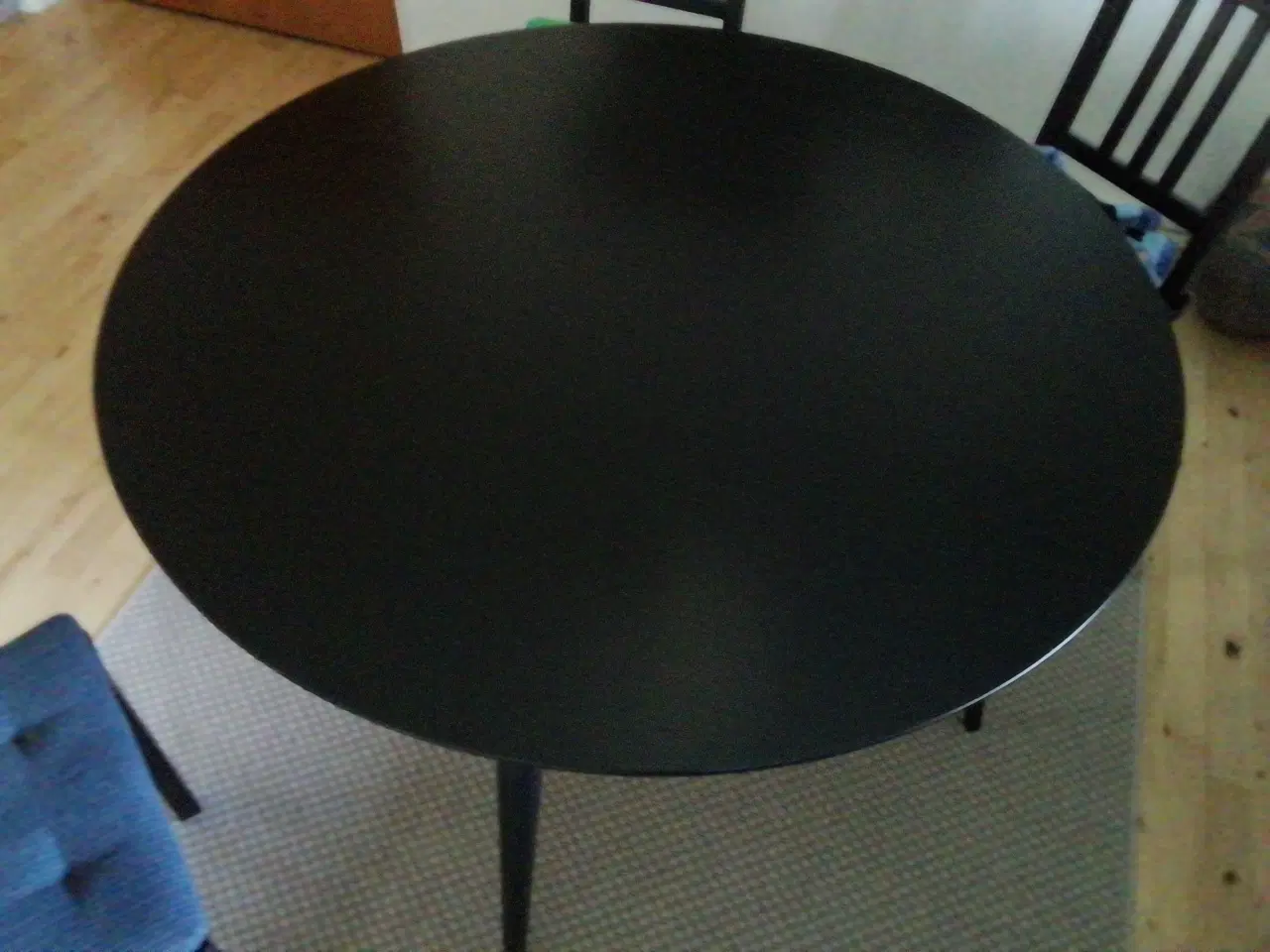 Billede 2 - Spisebord Ø 115 cm. 