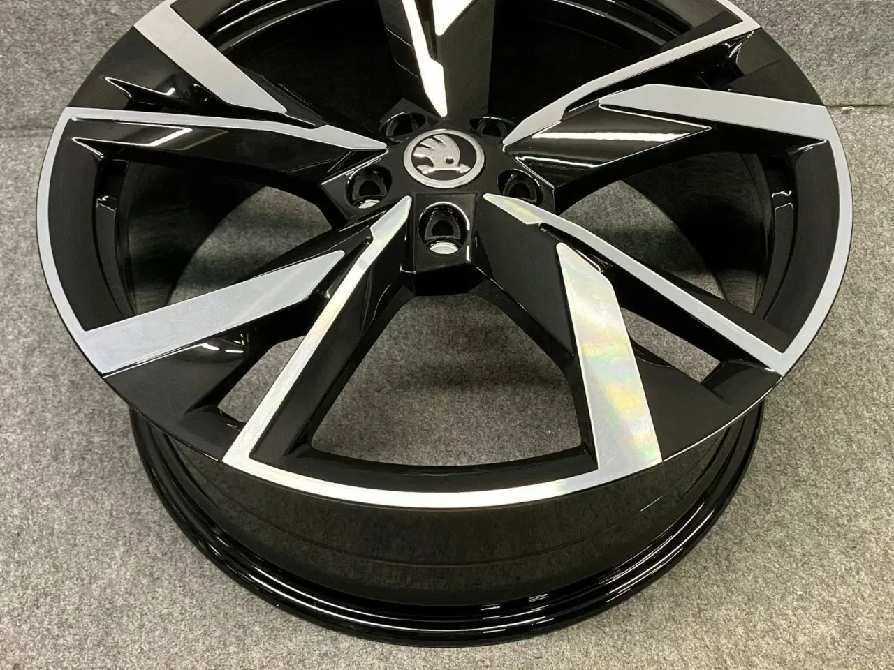 Billede 1 - ALUFÆLGE SKODA ENYAQ iV TAURUS 5LA 20"