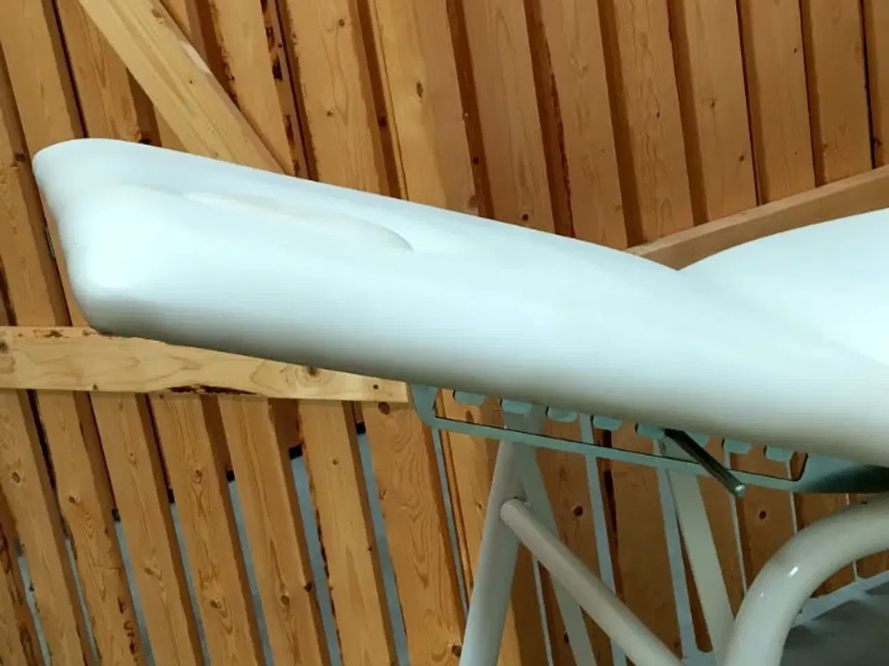 Billede 2 - Behandlerbriks massagebriks 2 stk 800 kr