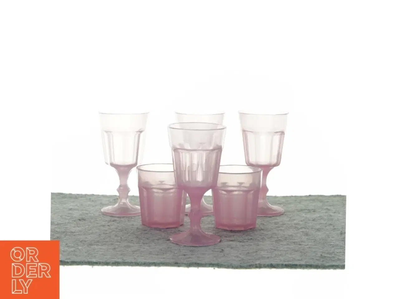 Billede 1 - Små legetøjs snapseglas fra Ukendt (str. 10 cm og 5 cm)