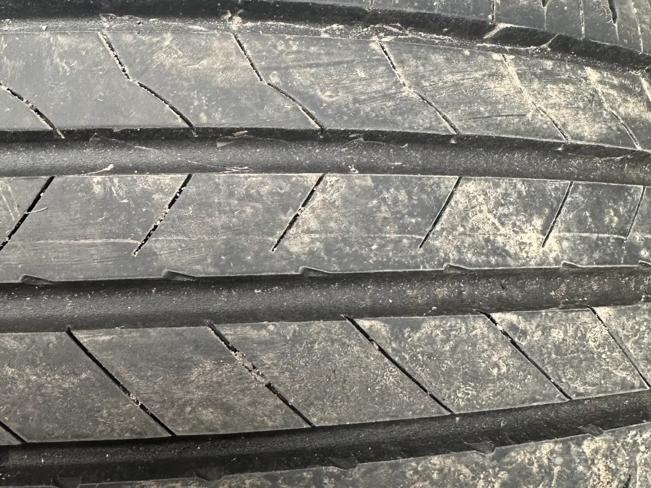 Billede 1 - Bridgestone sommerdæk 225-65-17