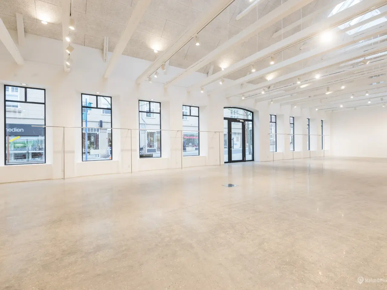 Billede 2 - Charmerende butik. klinik, kontor eller café i Kirkegade