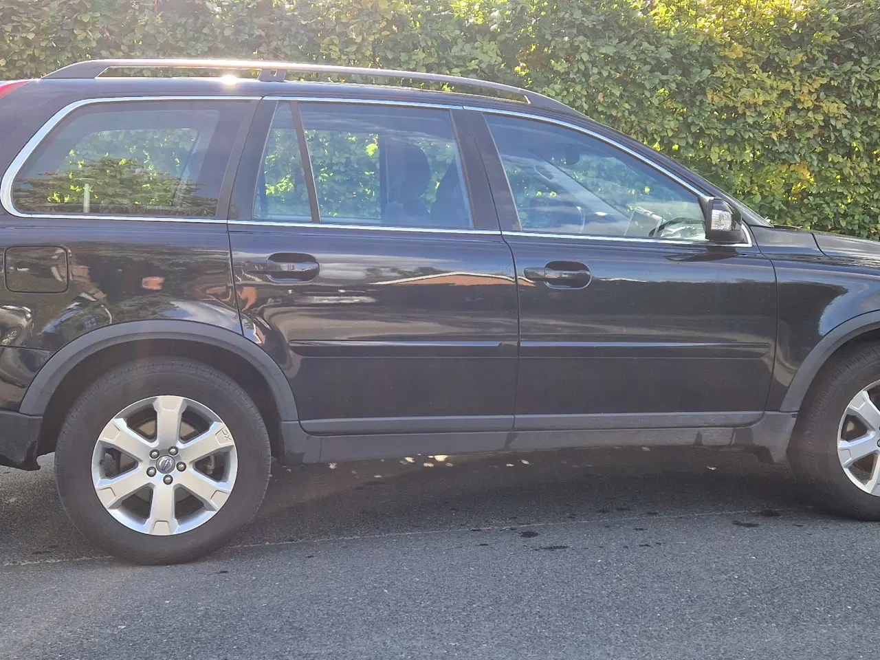 Billede 4 - Volvo XC90 2,5 D5 aut. 7-pers. Sort m sort læder 