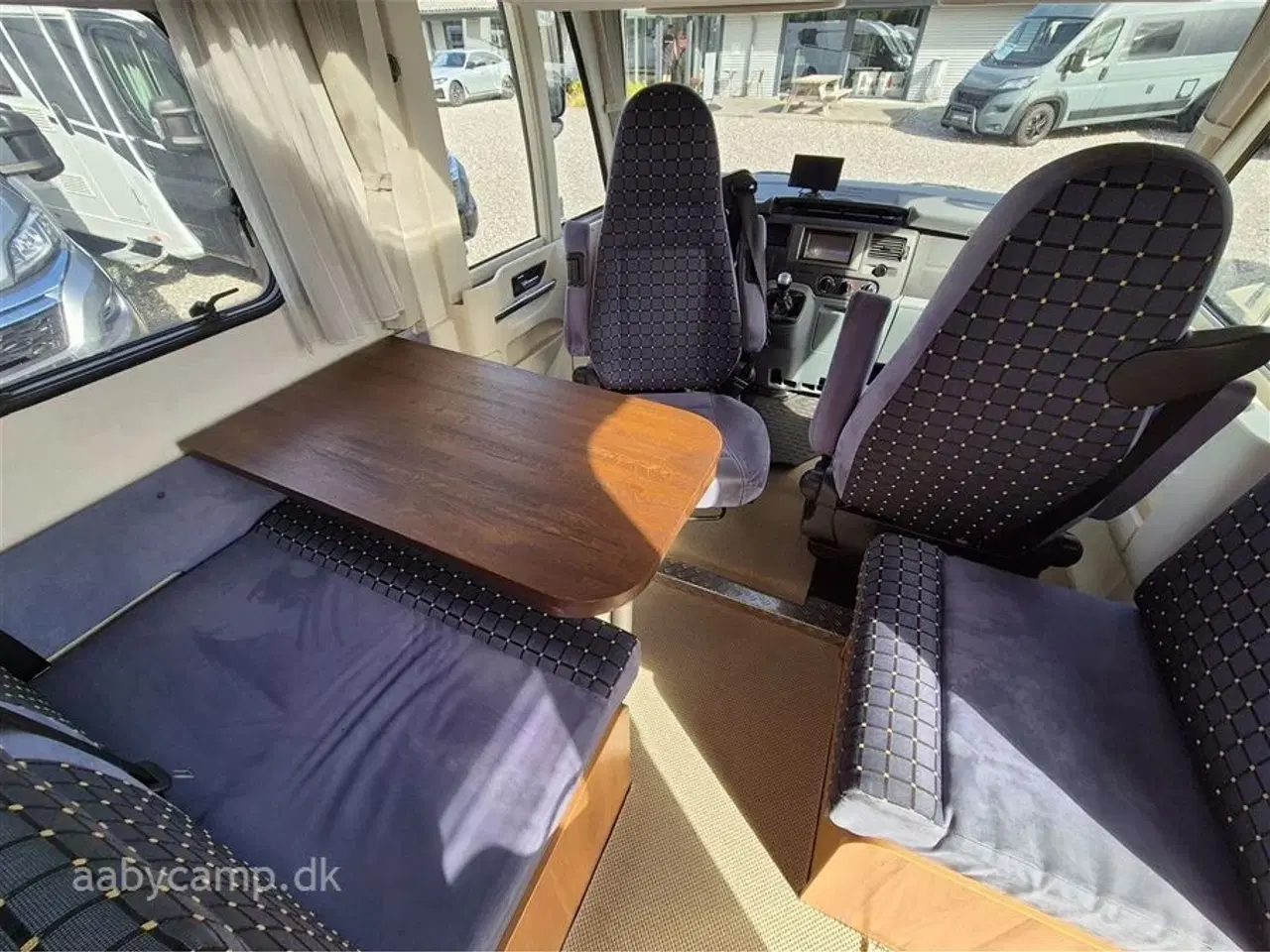 Billede 8 - 2010 - Hymer Exsis I 512   Markise. luft undervogn bagpå. elektrisk støtteben. Maxfann. Helårsdæk. undervognsbehandlet. Holder syn til December 2026!!!  SÆLGES KUN TIL CVR...