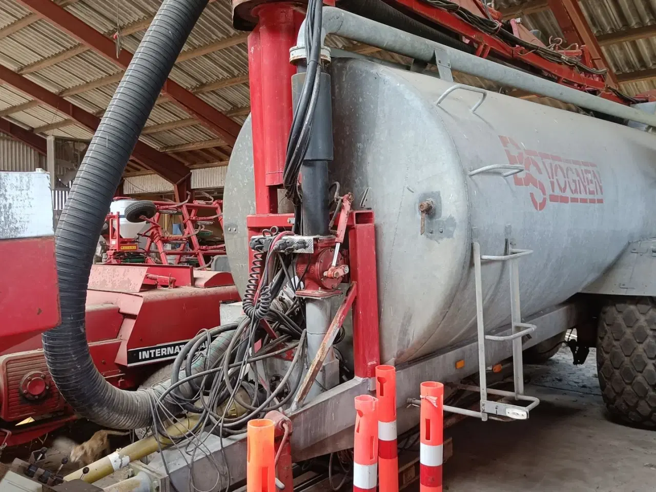 Billede 3 - BS  vognen 16 tons - galvaniseret Med 12/16 meter bom, pumpekran & flowmeter