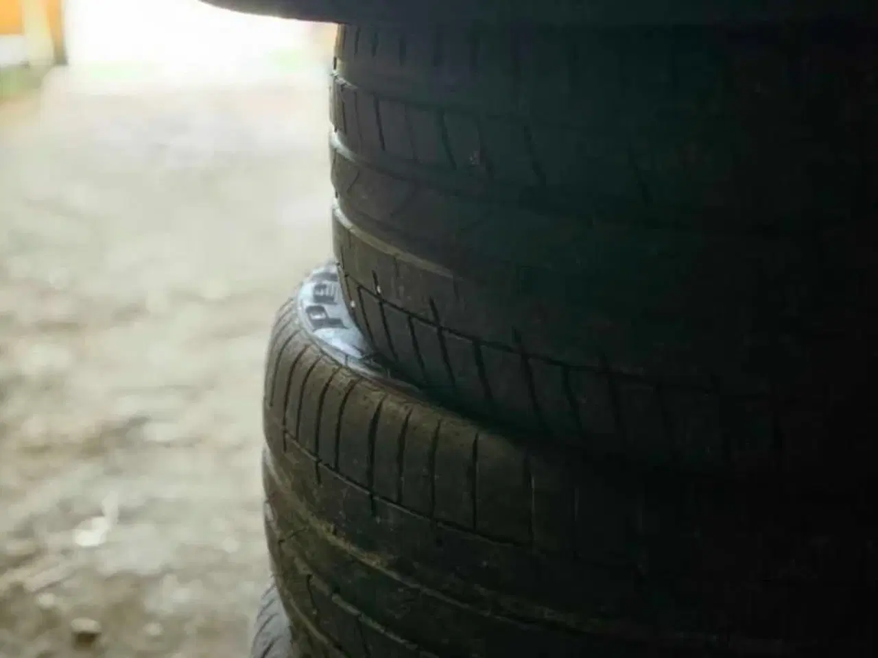 Billede 4 - 235/45r18 sommerdæk 