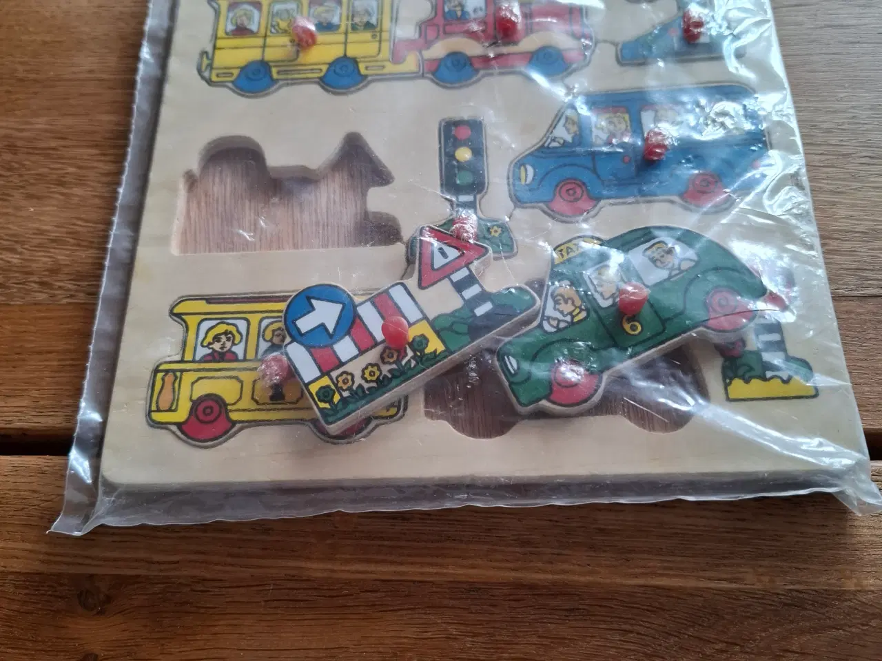 Billede 2 - Træ puslespil 2 stk 30 kr stk