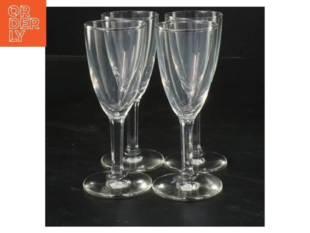 Billede 1 - Sæt af 4 portvinglas (str. Ø 4,5x12 cm)