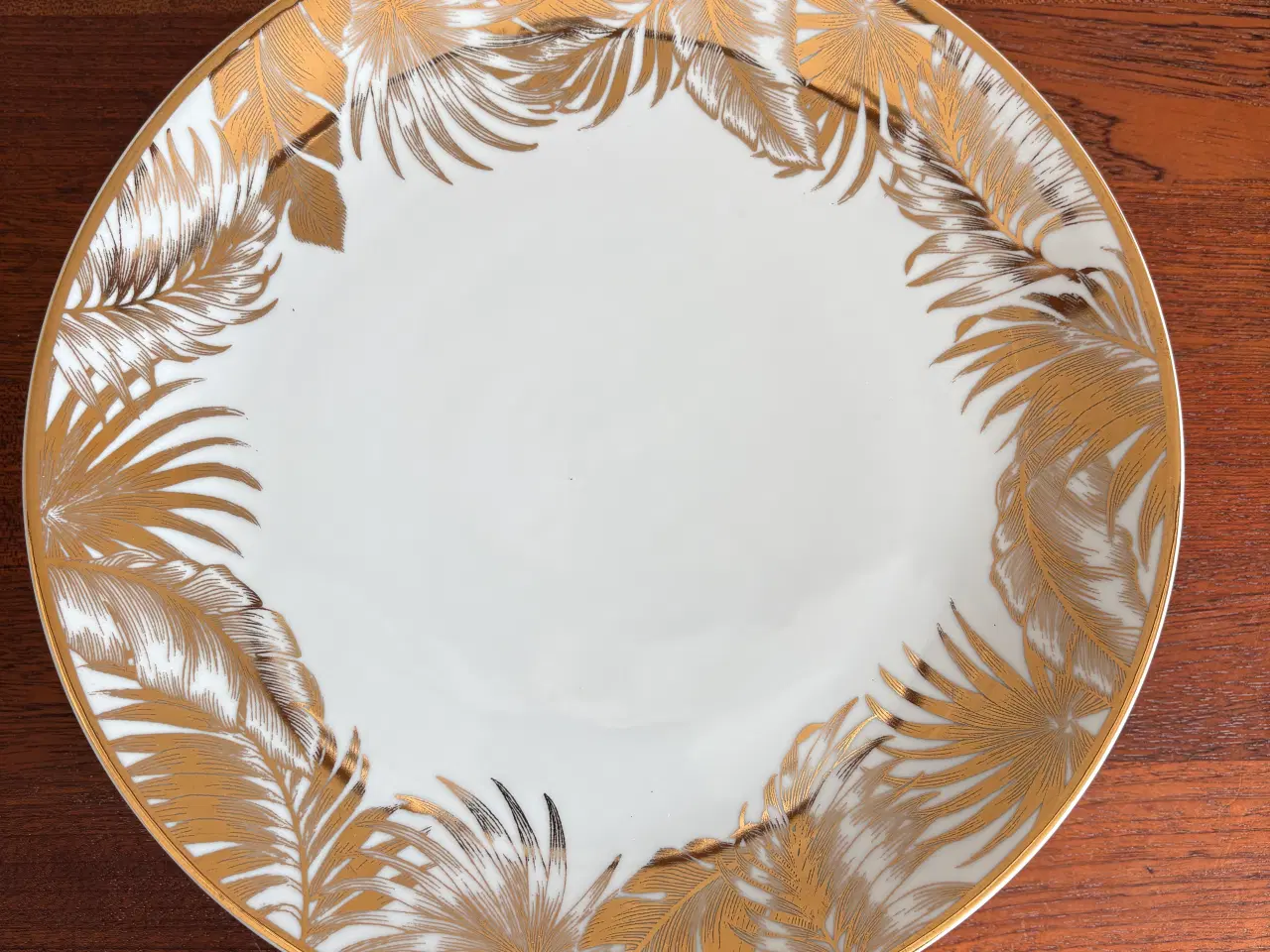 Billede 2 - Tallerkner fra H&M med guldmønster