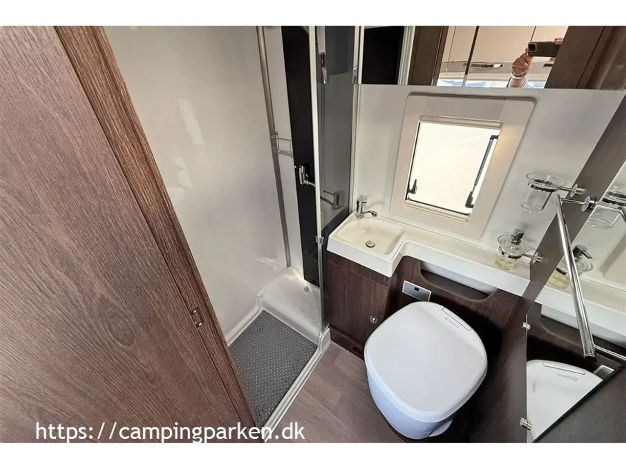 Billede 7 - 2020 - Benimar Tessoro T481 NK   Velholdt og super kort camper under 6 meter