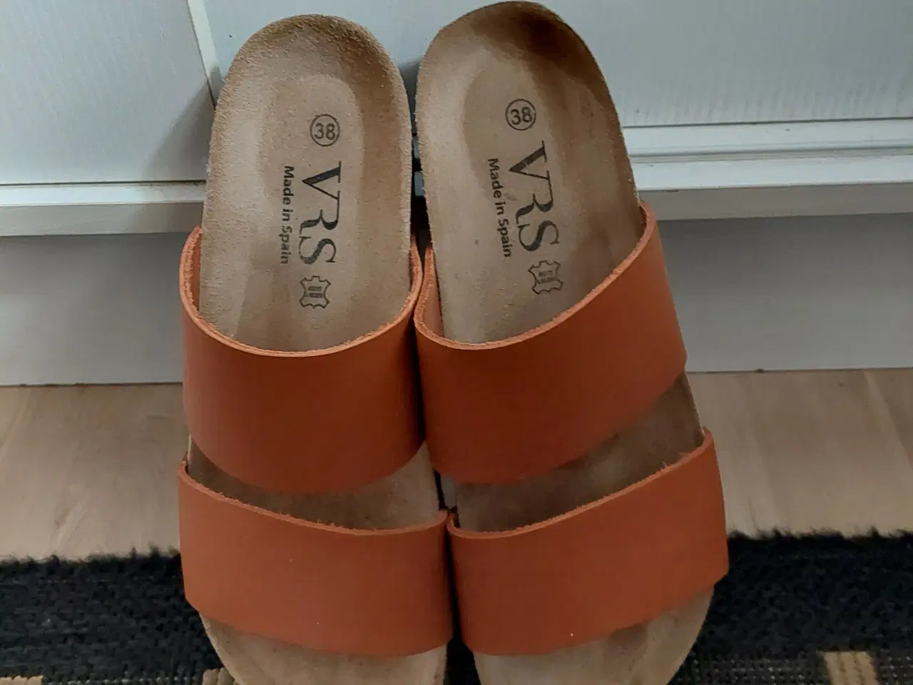Billede 1 - Ny Pæn sko/slenters Frisk Orange farvet str 38