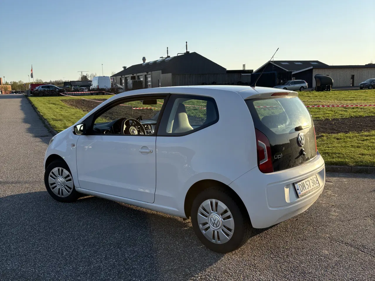 Billede 12 - VW UP - lavt kilometertal 