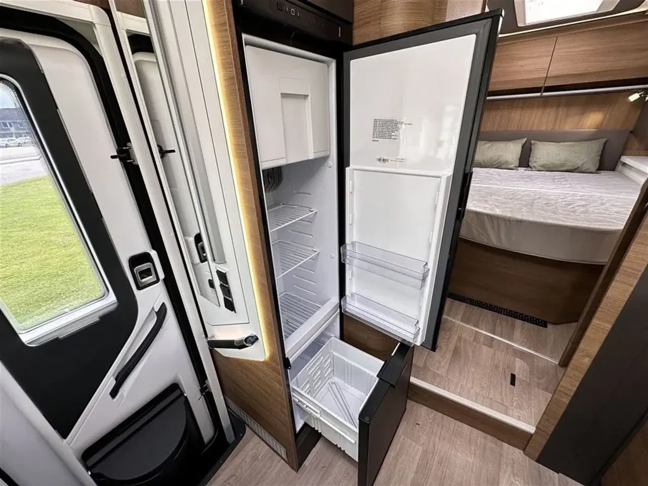 Billede 20 - 2024 - Benimar Amphitryon 998 Northautokapp   Luksus autocamper med Alde varme og 180 HK