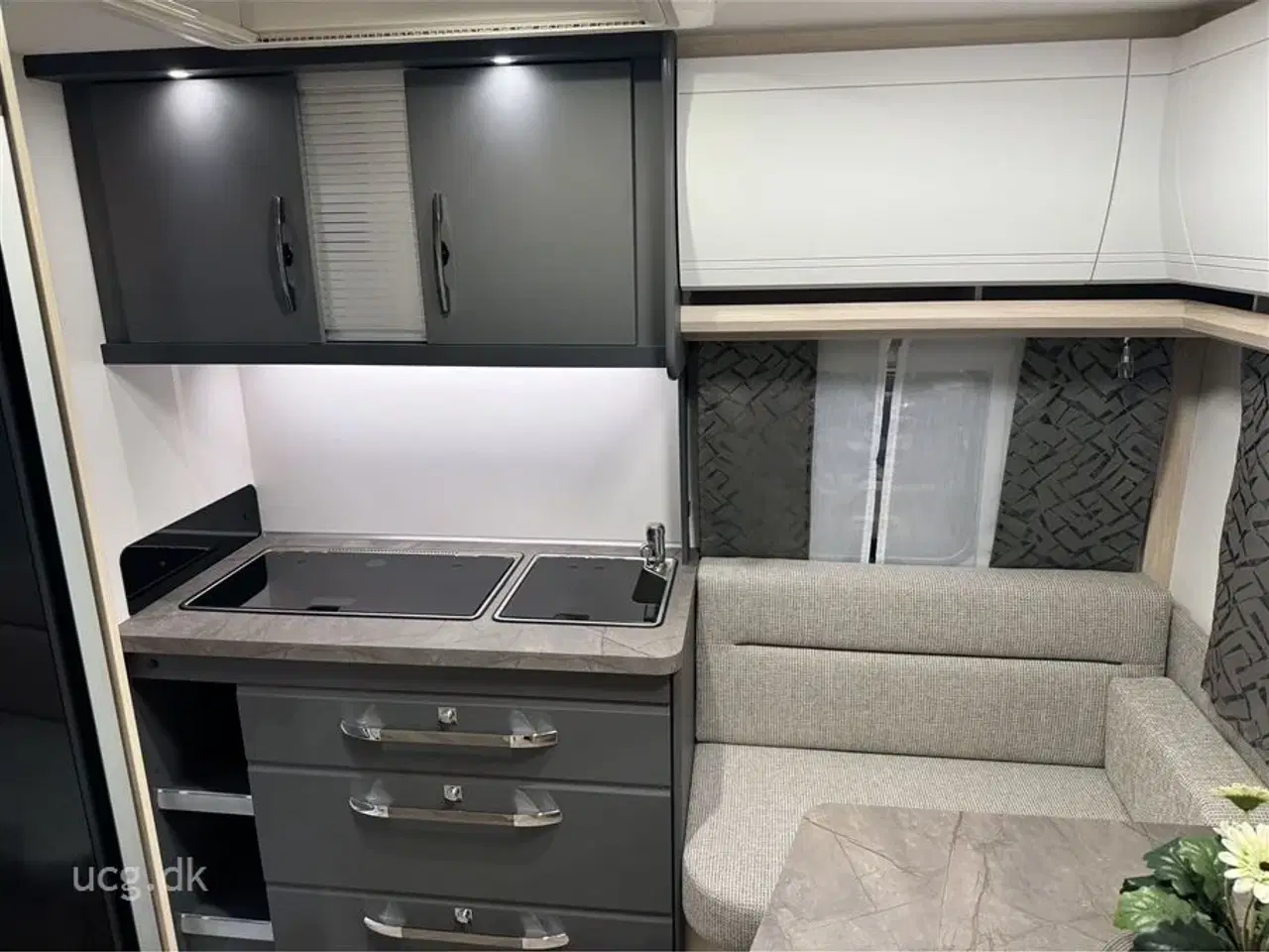 Billede 12 - 2025 - Hobby De Luxe 400 SFE   Prisen er inkl. klargøring, gastest, fugttest, syn og nummerplade.