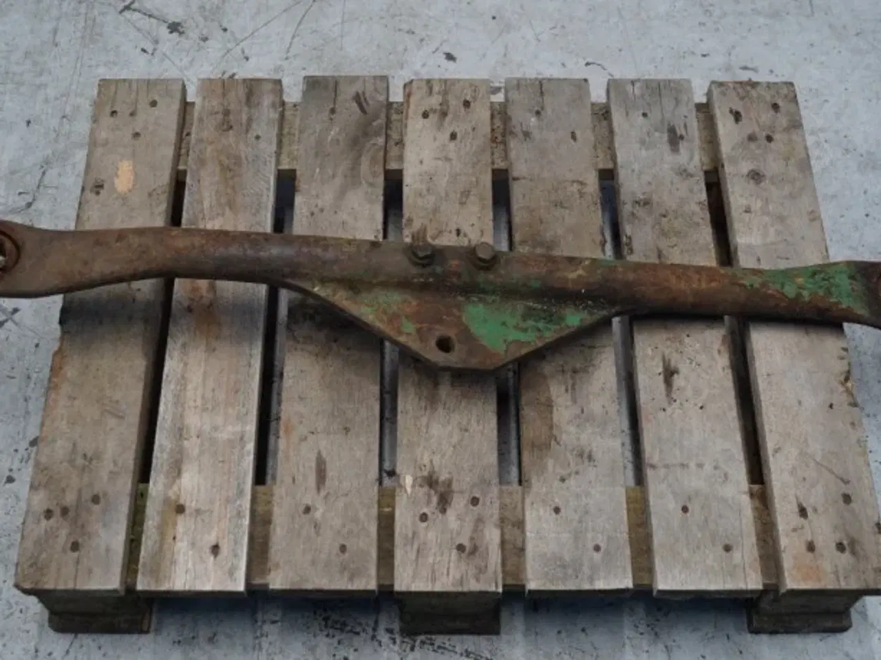 Billede 12 - John Deere 2450 R.H. Liftarm AL26682