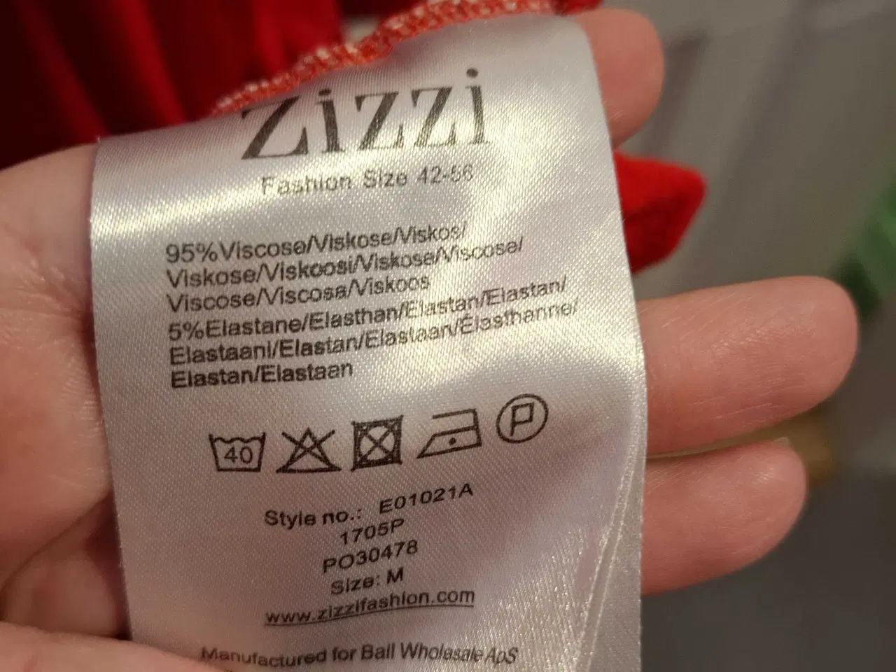 Billede 6 - Rød bluse i M fra Zizzi