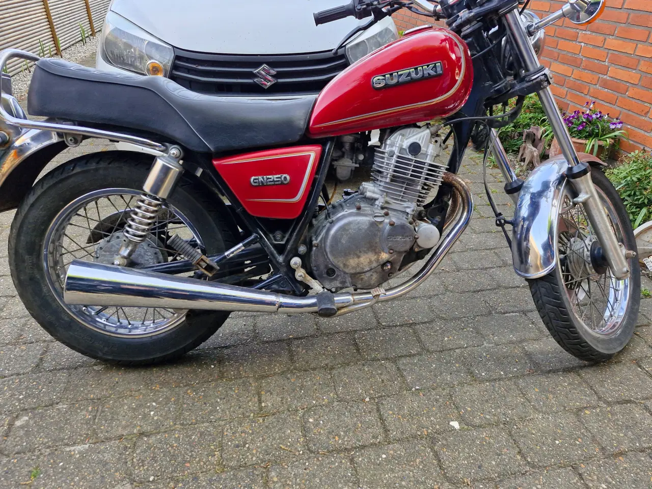 Billede 1 -  Suzuki Gn 250 dele sælges. 