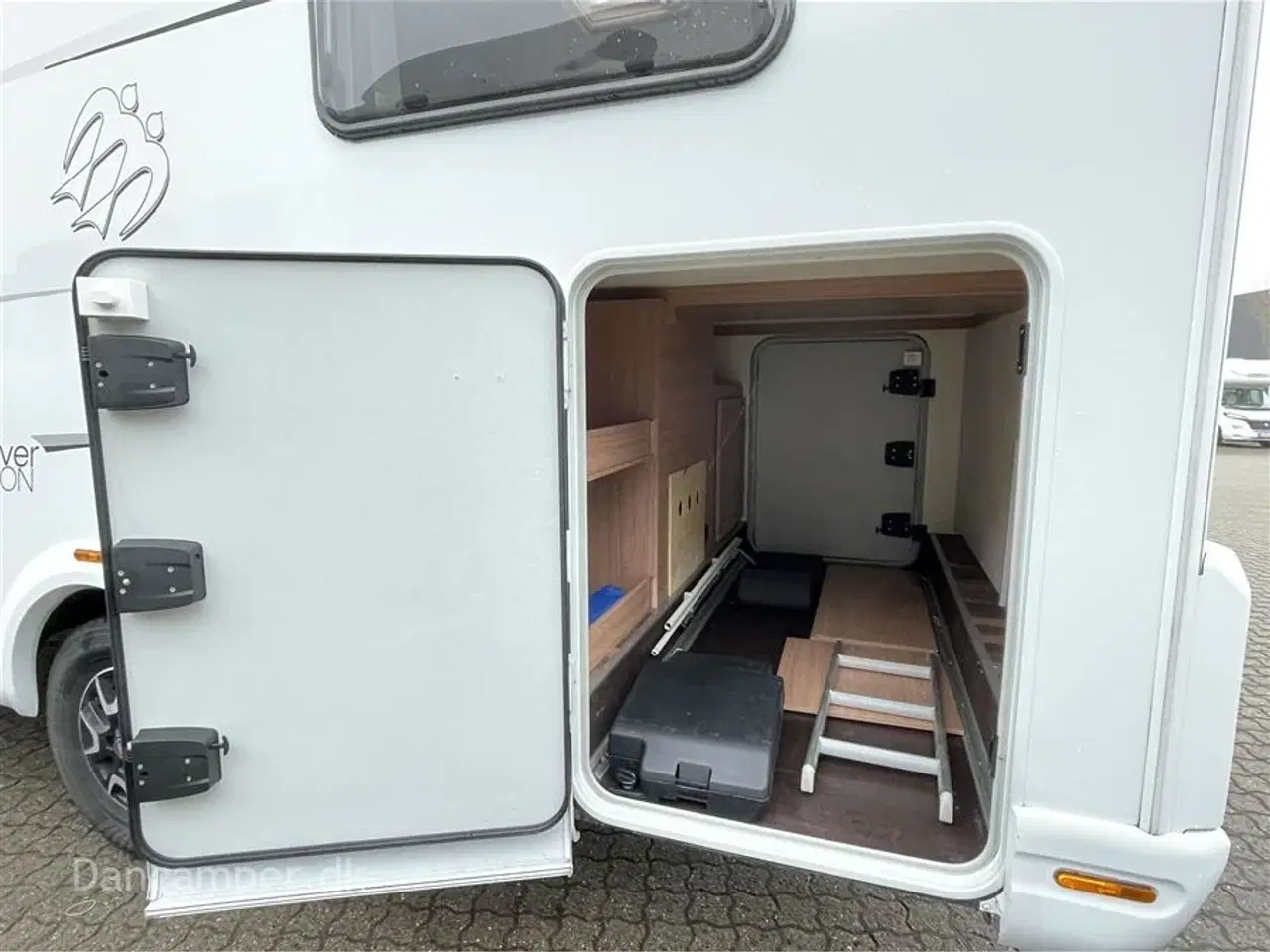 Billede 6 - 2016 - Knaus Sky TI 700 MEG Silver Selection   Fiat Ducato med 150 HK og 6 trin aut. gear. Solceller og lithium batteri, enkeltsenge, stor garage, populær indretning.