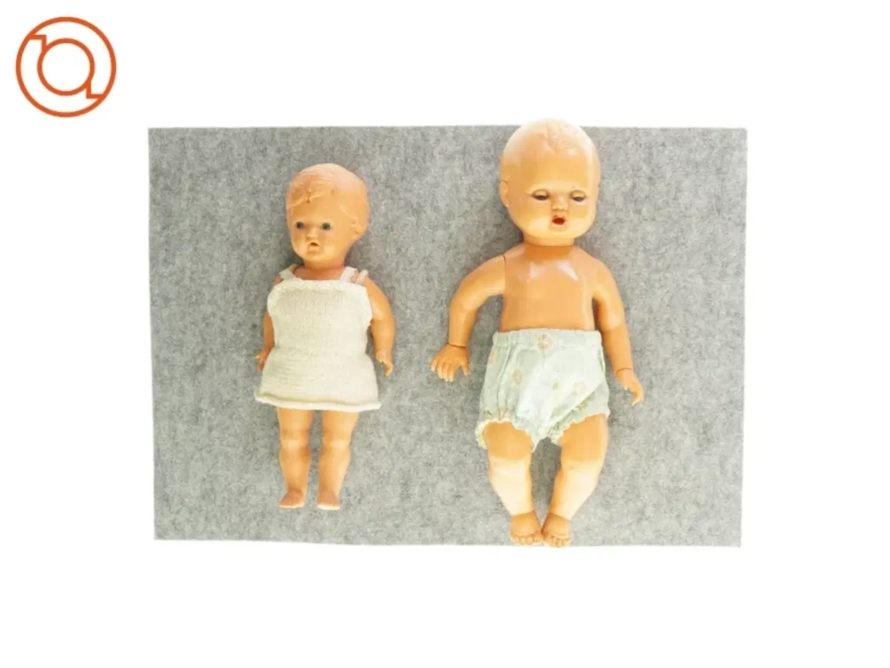 Billede 1 - Babydukker med tøj (2 stk)