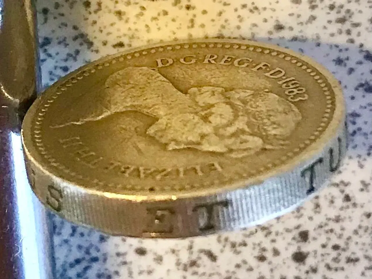 Billede 9 - One Pound 1983 Royal Arms mønter, United Kingdom  