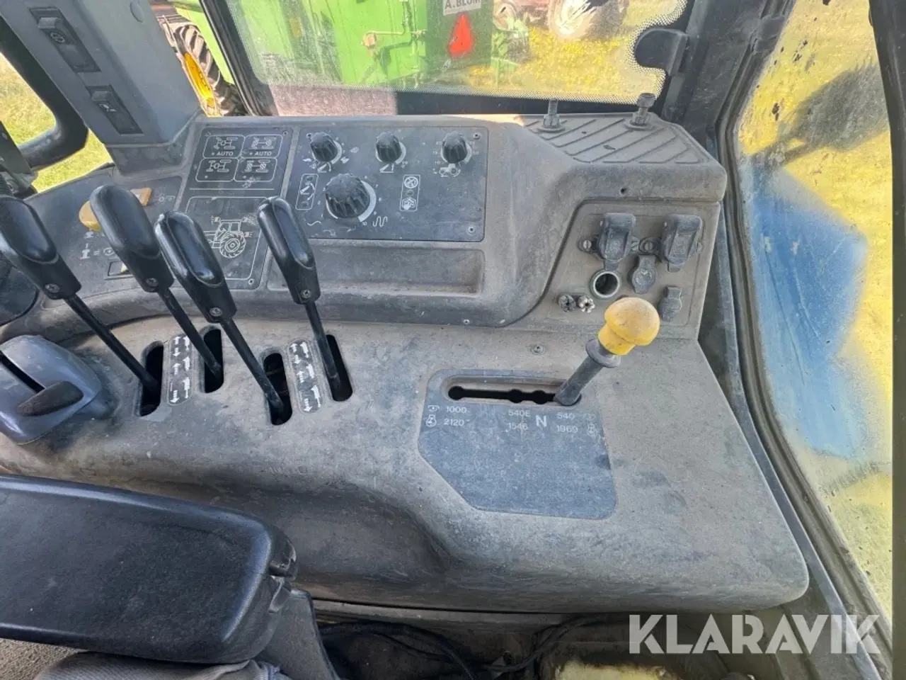 Billede 12 - Traktor New Holland TM 165