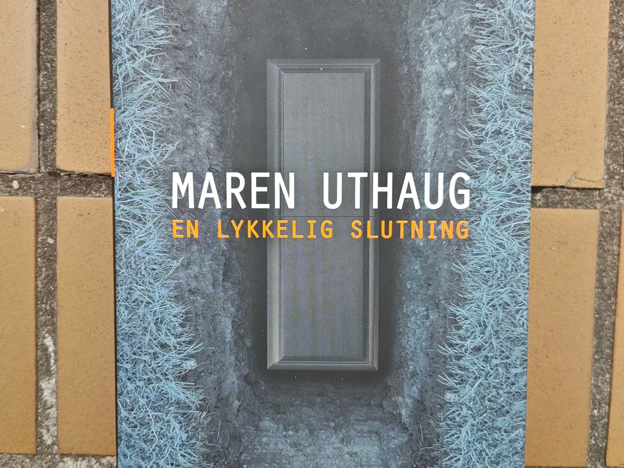Billede 1 - En Lykkelig Slutning Bog af Maren Uthaug