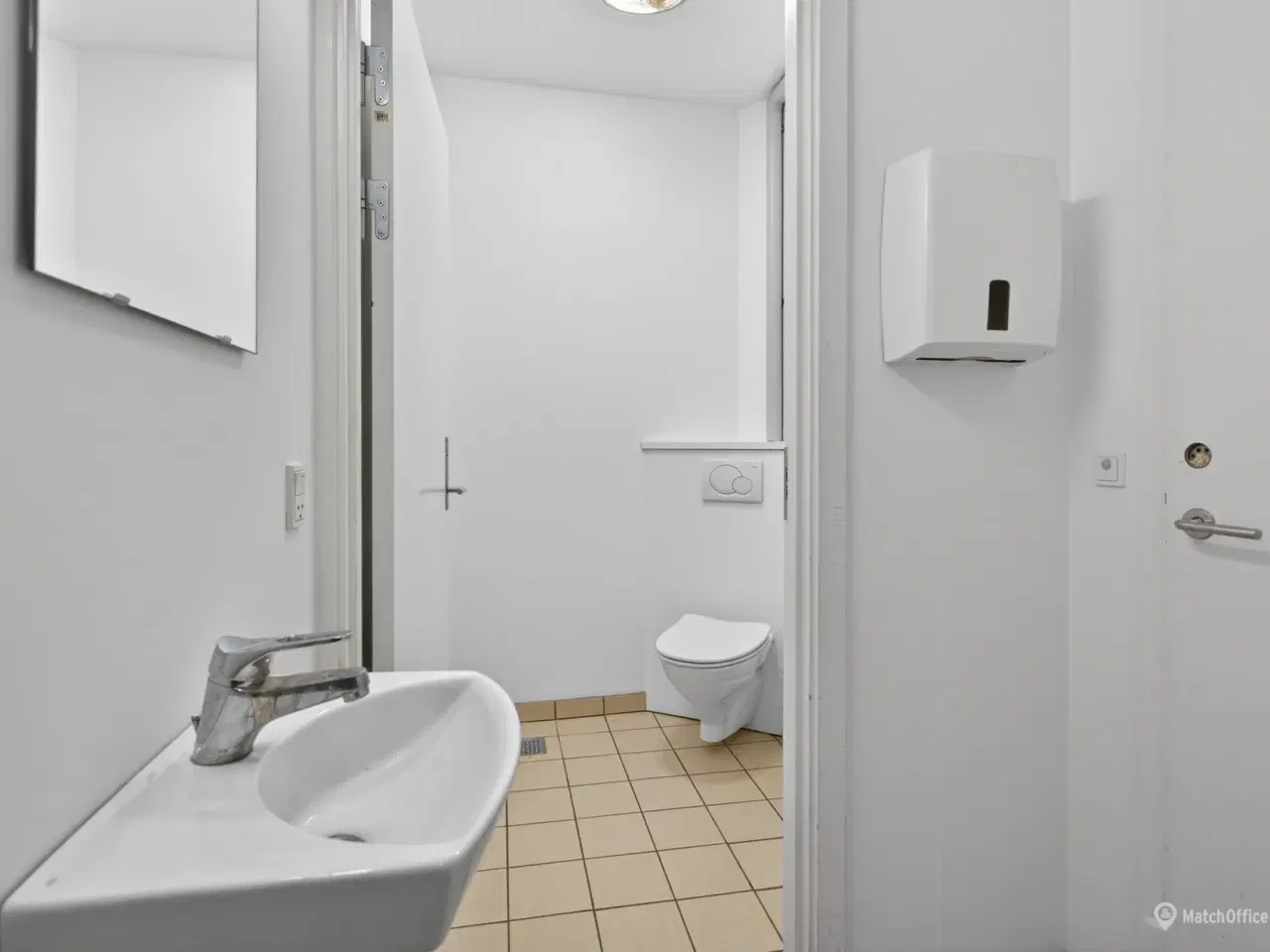 Billede 10 - Sublim placering midt på Stændertorvet!