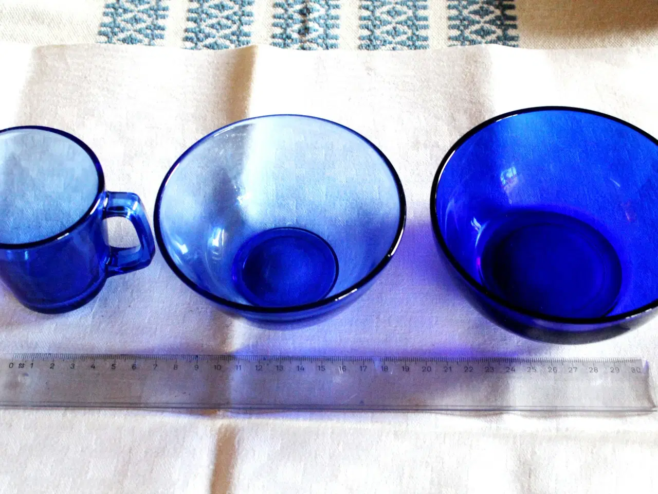 Billede 2 - Blå glas skåle og kande   (048)