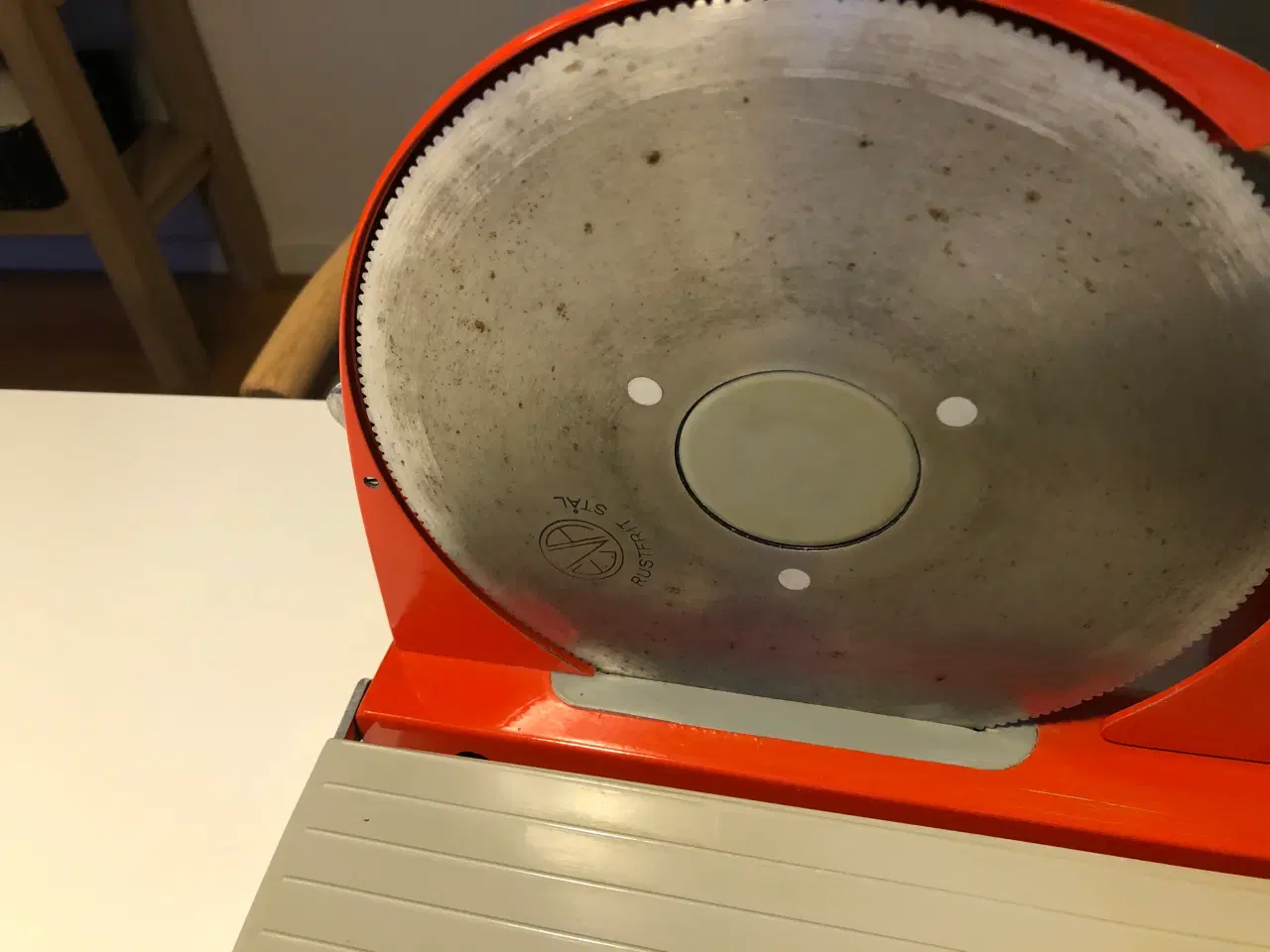 Billede 7 - EVA Brødskærer i rød med grå side