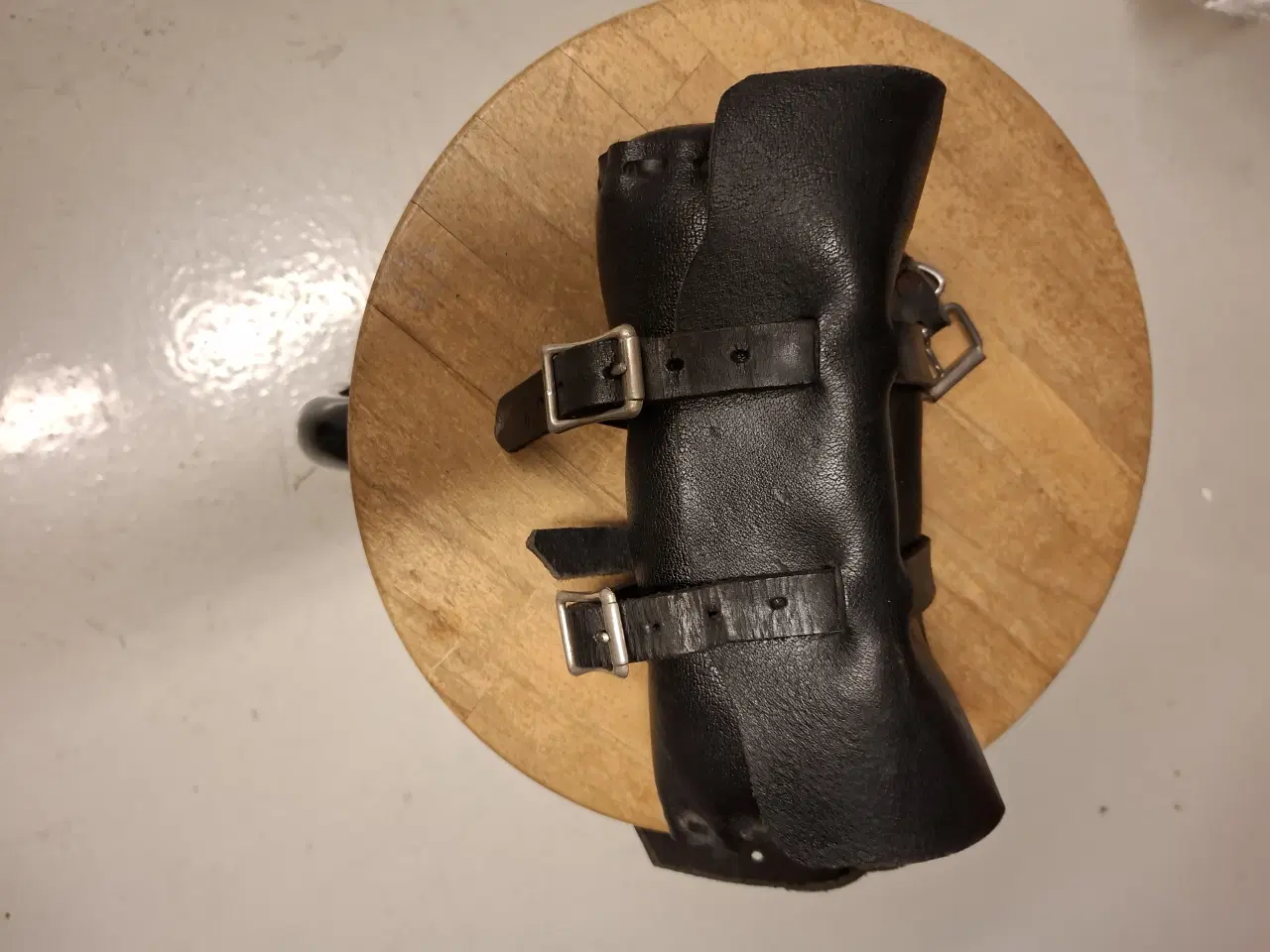 Billede 2 - Læder "pølsetasker" værktøjs taske til motorcykel.