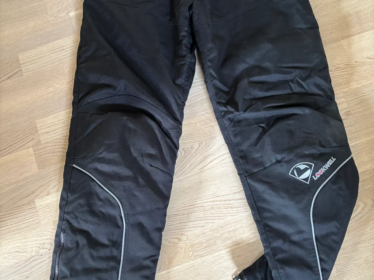 Billede 3 - Mc bukser størrelse L