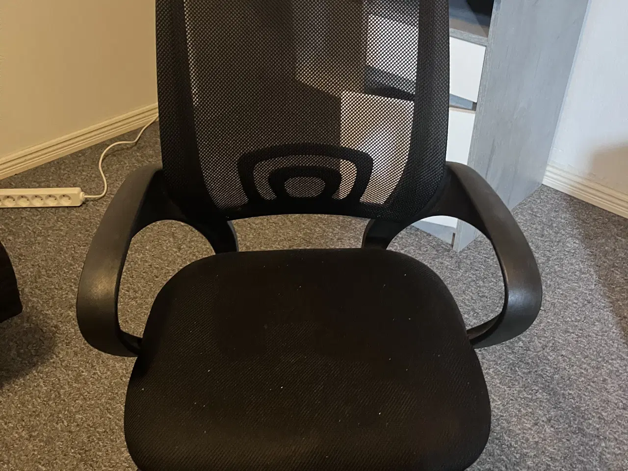 Billede 6 - skrivebord og kontorstol