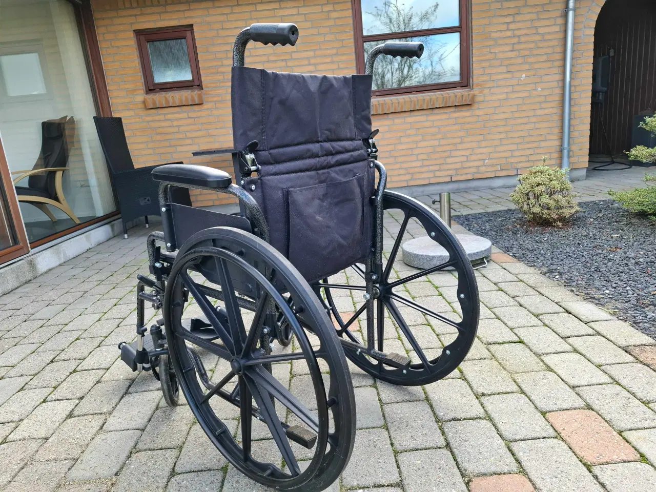 Billede 2 - Kørestol med Gummihjul