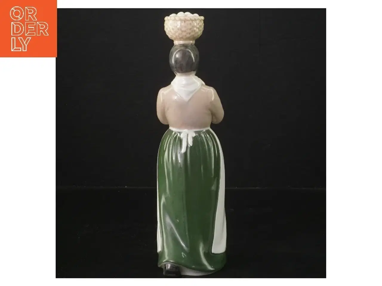 Billede 3 - Porcelænsfigur af kvinde med kurv fra Bing Og Grøndal (str. 22 cm)