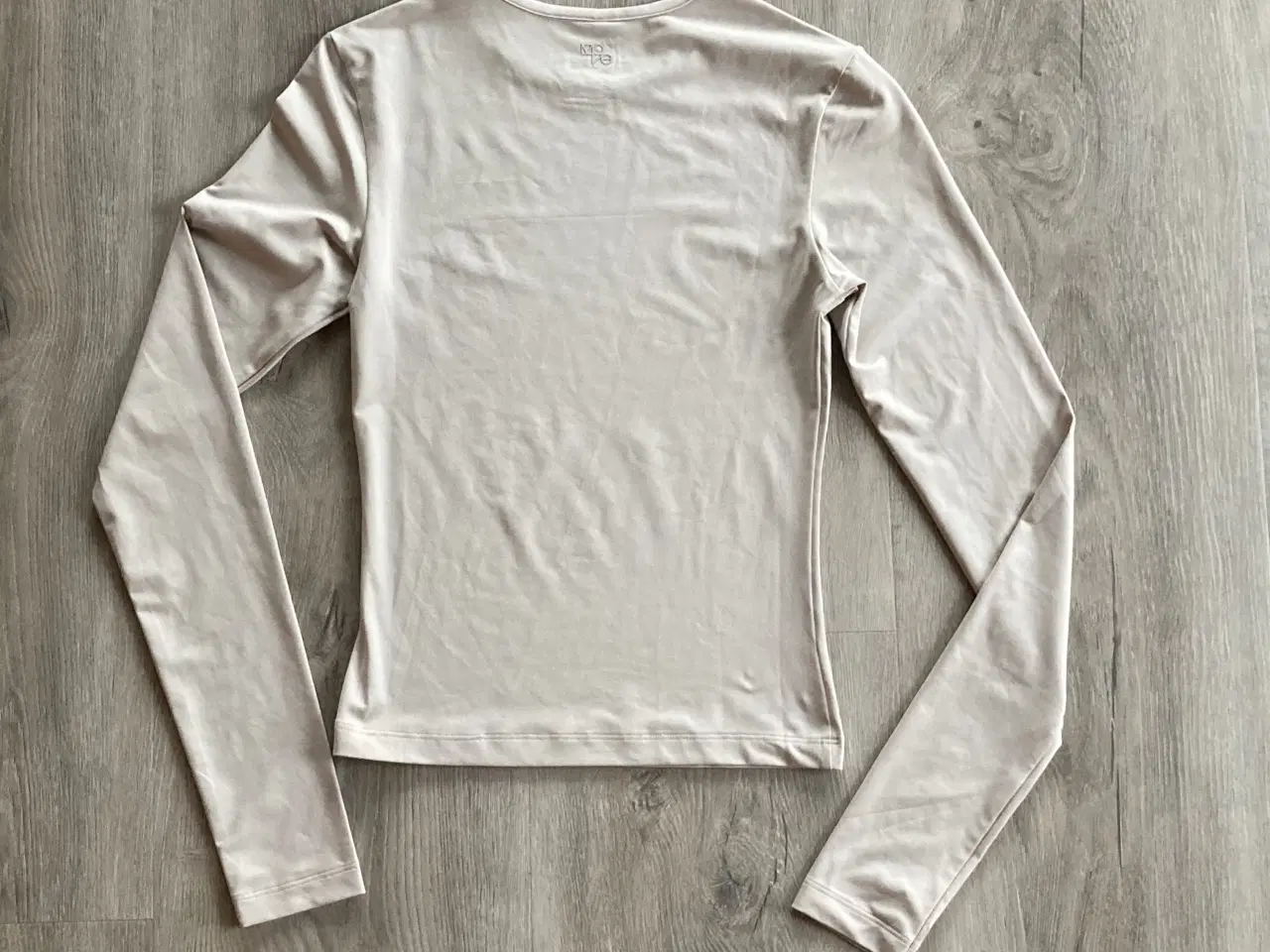 Billede 2 - Langærmet bluse i beige str. XS