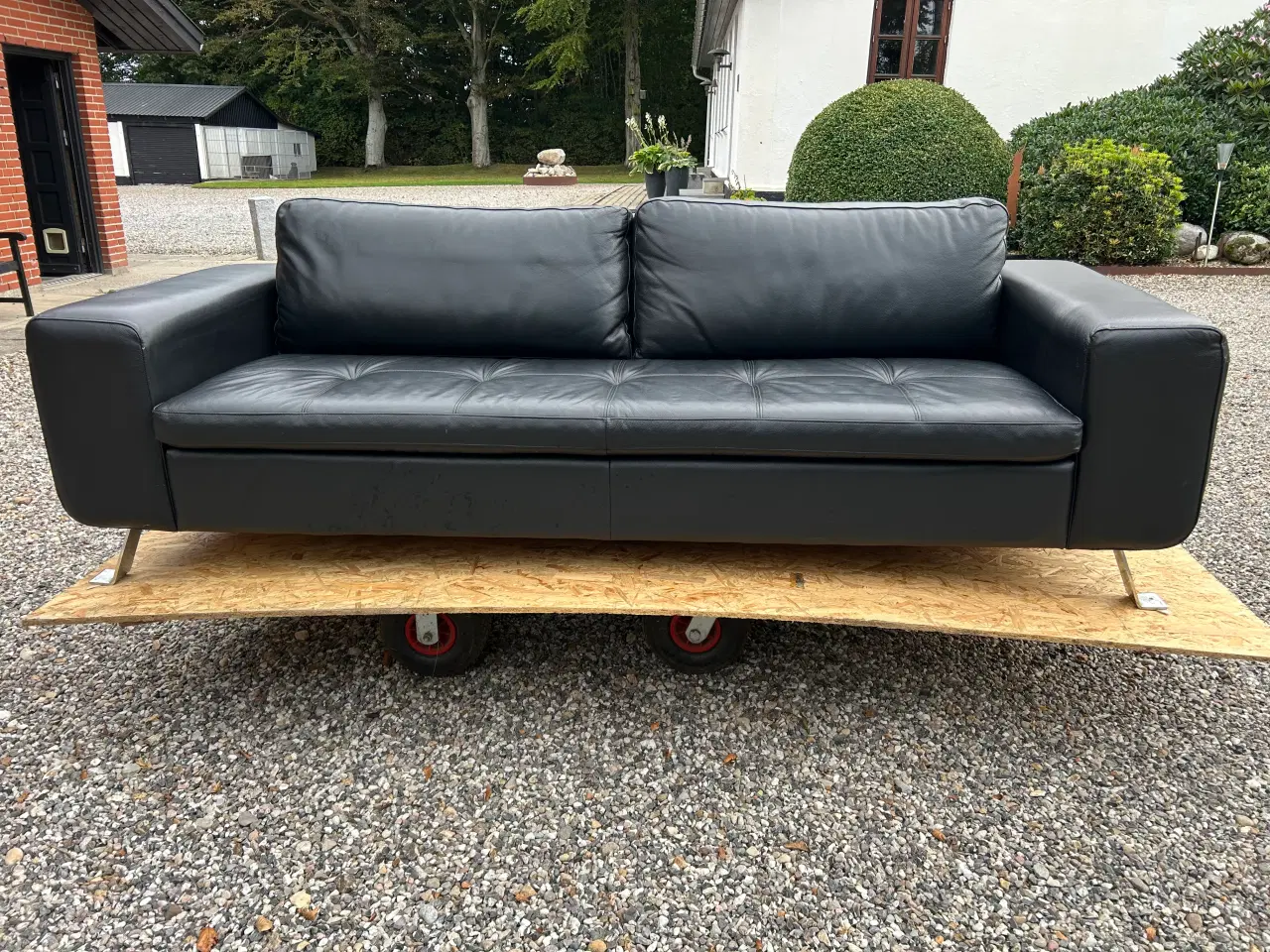 Billede 1 - Super lækker sort 3. pers læder sofa