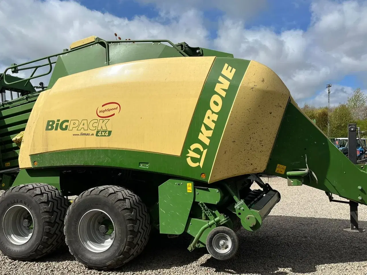 Billede 2 - KRONE Big Pack 4X4 High Speed boogie montering med styrbar aksel og bremser.