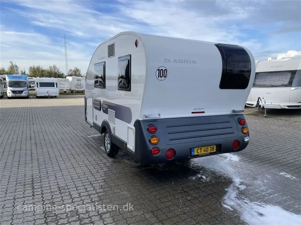 Billede 3 - 2018 - Adria Action 391 PH   Adria Action 391 PH 2018 - hos Camping-Specialisten.dk - Enkelte senge