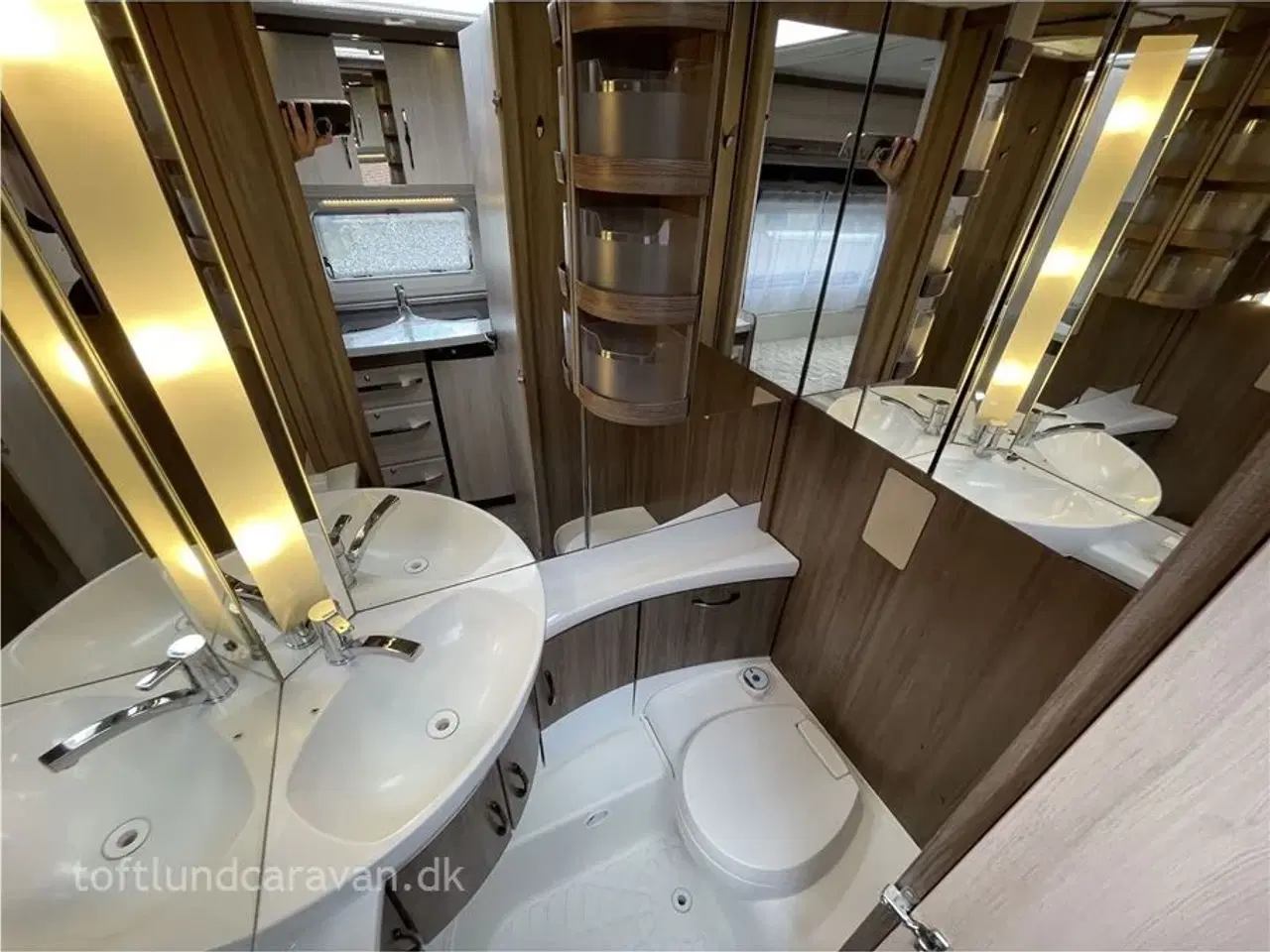 Billede 10 - 2016 - Hobby De Luxe 460 LU   1 EJERS, Populær enkeltsengs-vogn, LAV VÆGT, m/ MOVER+GULVVARME.