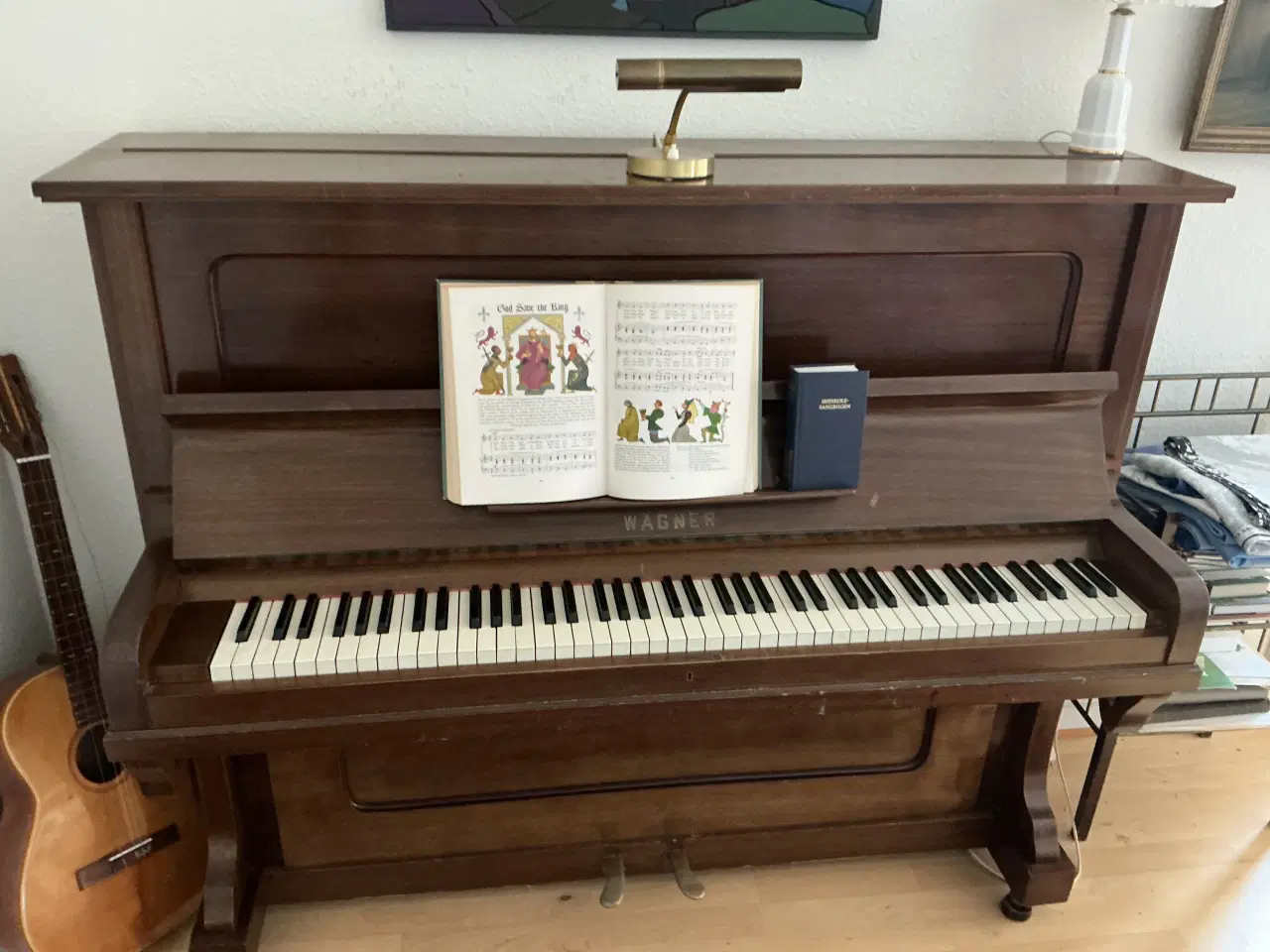 Billede 1 - KLAVER. Kan afhentes.