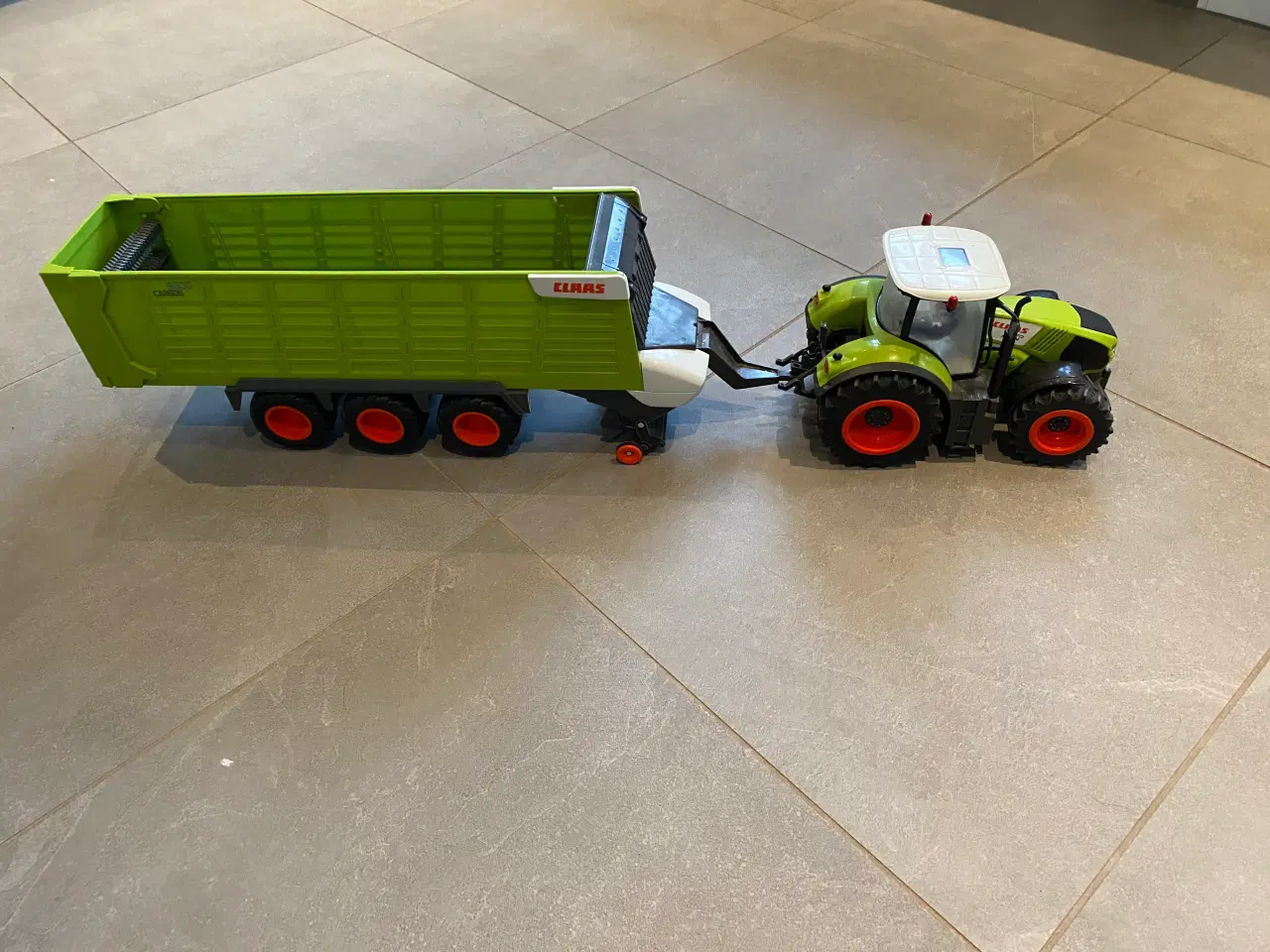 Billede 1 - Bruder fjernstyret traktor med vogn