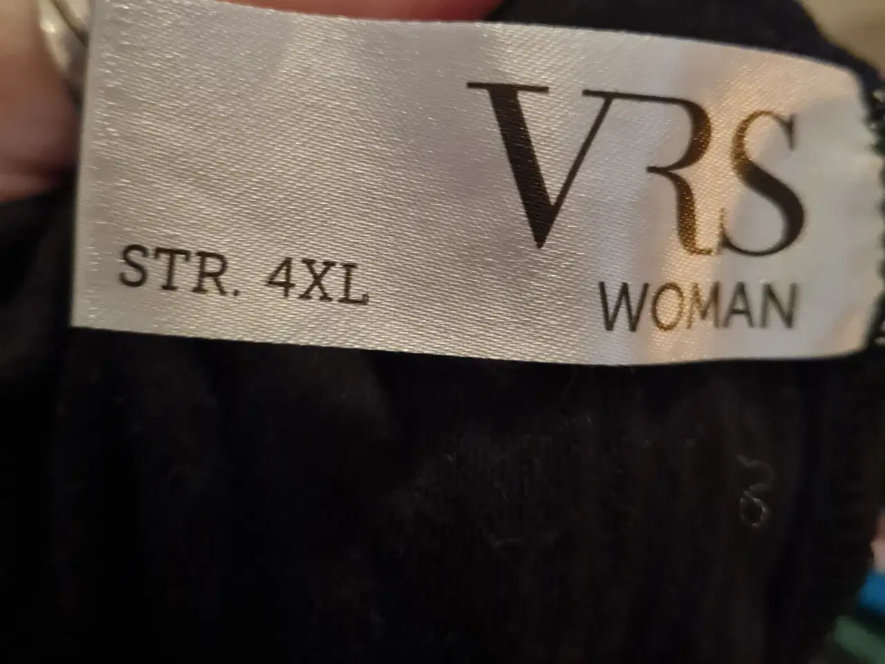 Billede 4 - Sort top VRS str 4xl 48