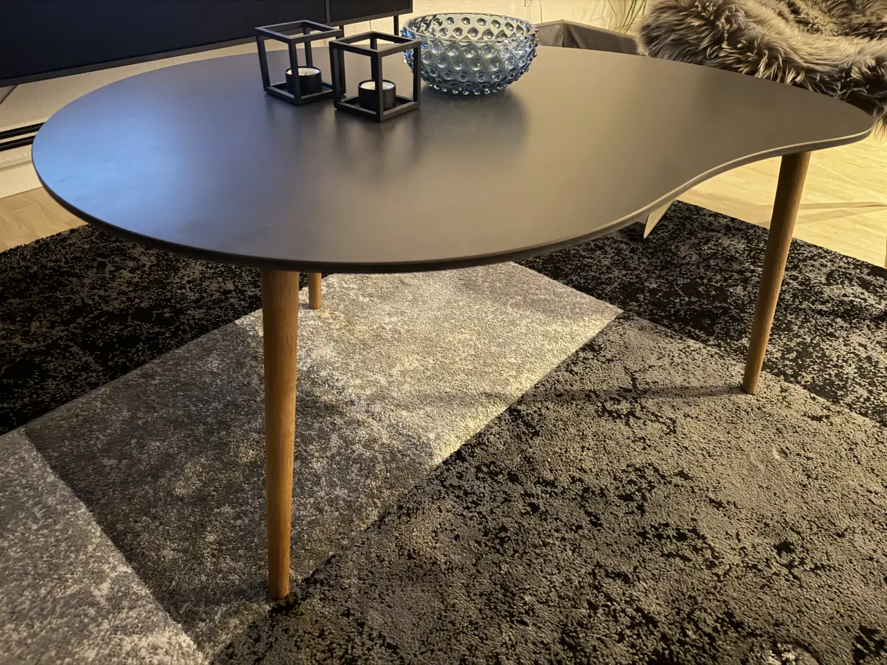 Billede 1 - Dråbeformet sofabord